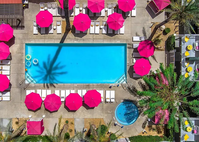 Hotels with pool Paloma Resort