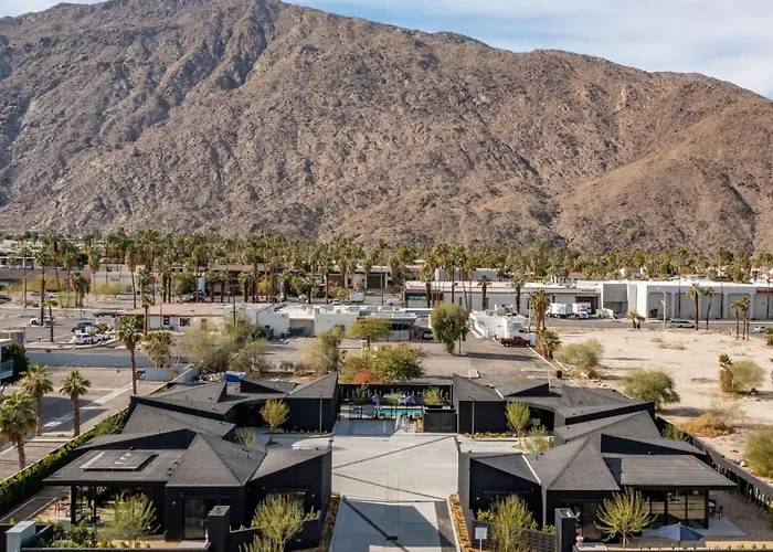 Blackhaus Suites By Avantstay Modern Comfort In Downtown Palm Springs